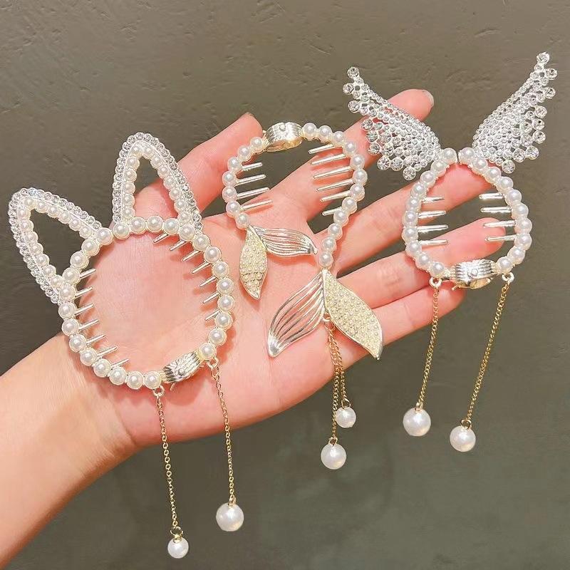 New Pearl Tassel Rhinestone Luxury Fish Wings Rabbit Ear Round Hair Claw For Girl Woman Temperament Designer Hair Clips