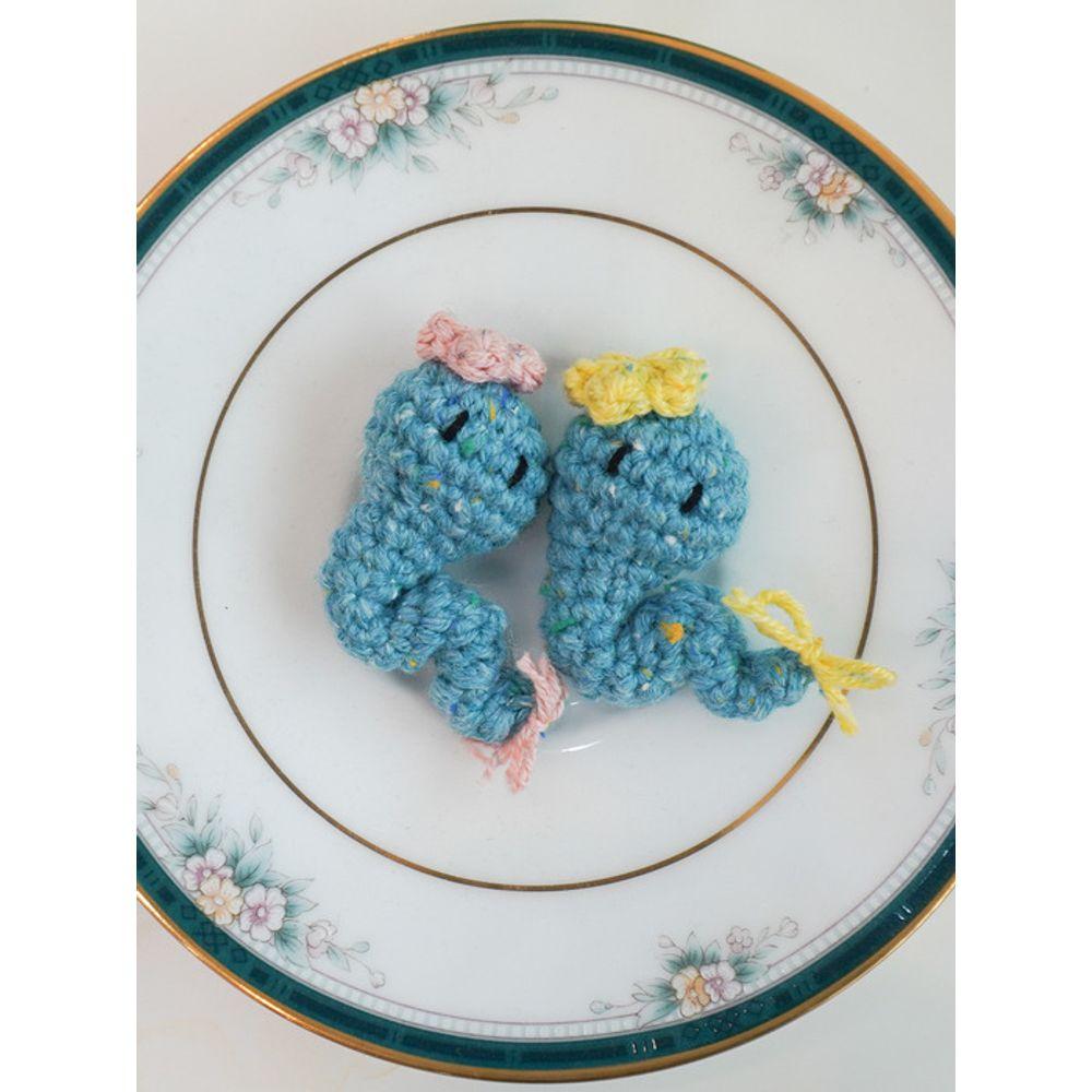 

MystiKotita Blue Mini Snake Keyring - 2Colors pink hair