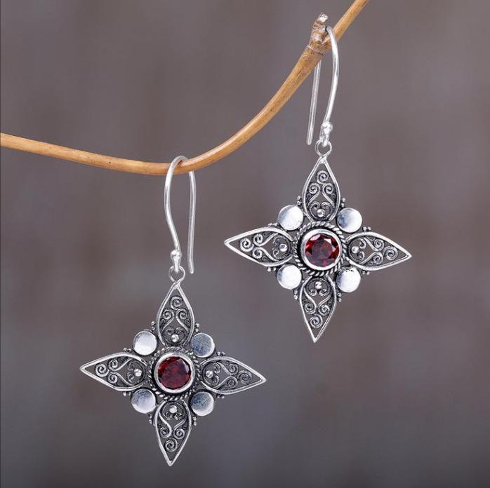 Vintage Round Flower Inlaid Red Stone Earrings Geometric Creativity Silver Color Dangle Earrings for Women Jewelry