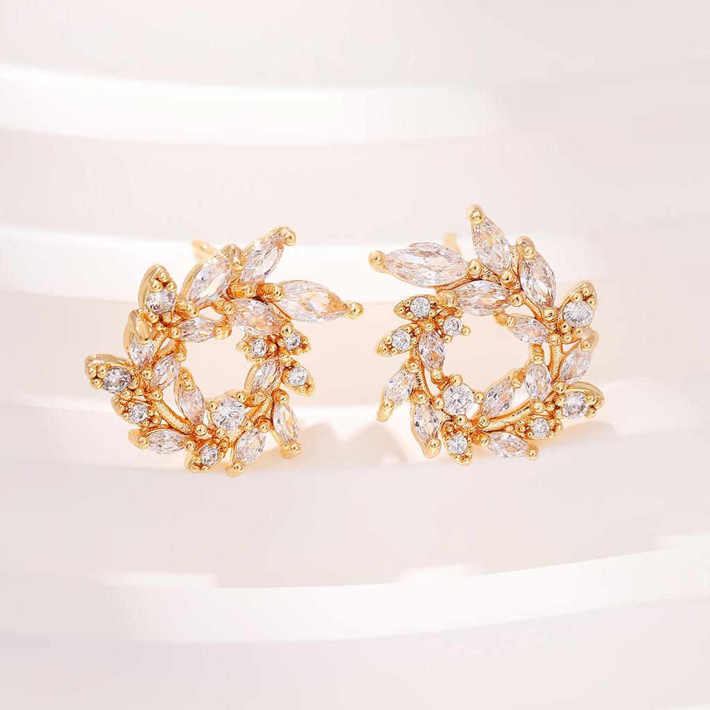 Earrings Women's Fashion Leaf Stud Earrings