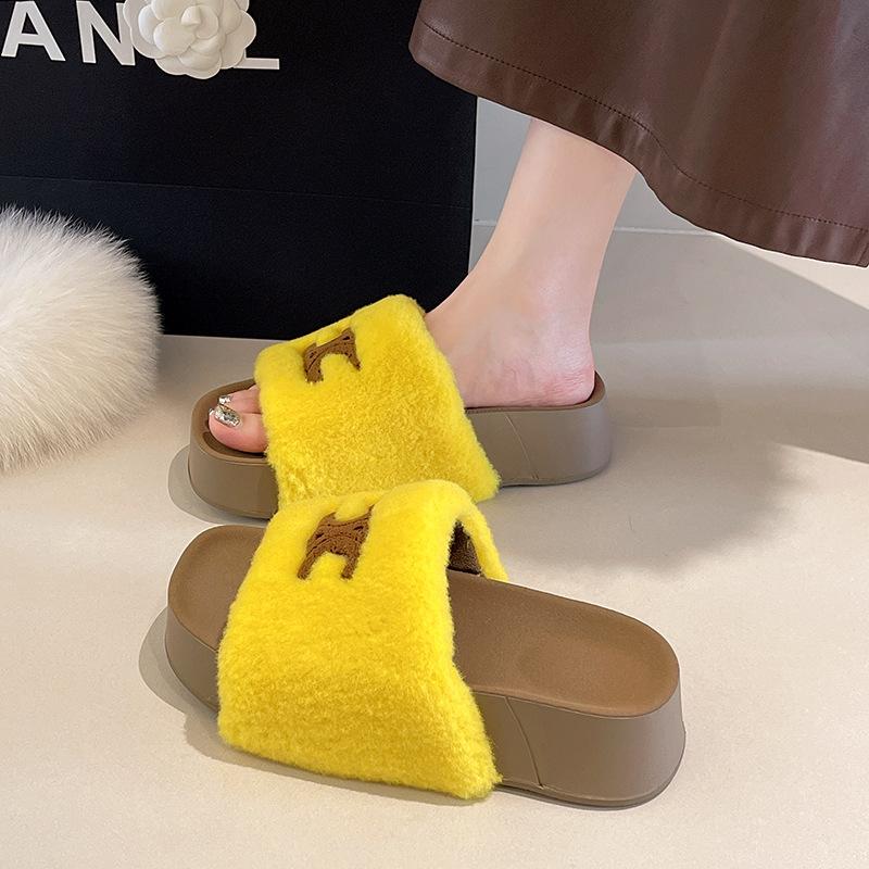 Thick-bottomed one-character slippers for women in autumn and winter 2025, new Korean version of fashion versatile outer slippers for women