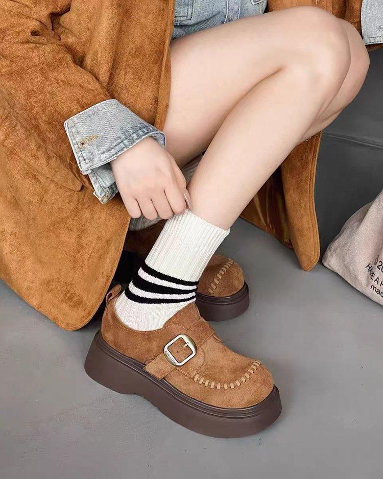 

Осень 2025 новые кожаные лоферы на платформе женские ретро британский стиль маленькие кожаные туфли один педаль ленивые одинарные туфли 40 верблюд