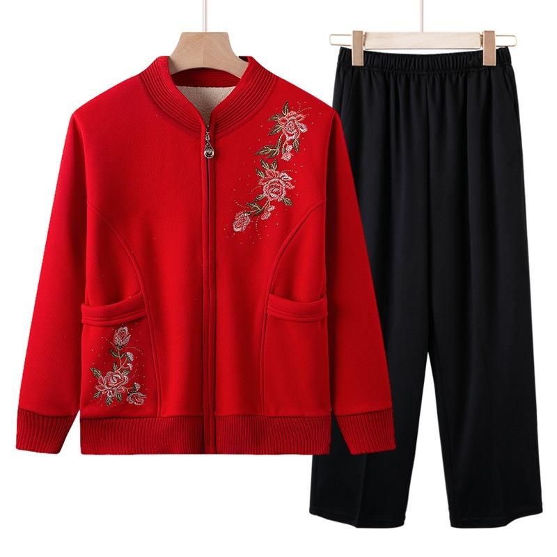 Mid-mother clothing autumn and winter velvet knitted jacket for women, middle-aged and elderly women, grandmother, zipper cardigan sweater, new models