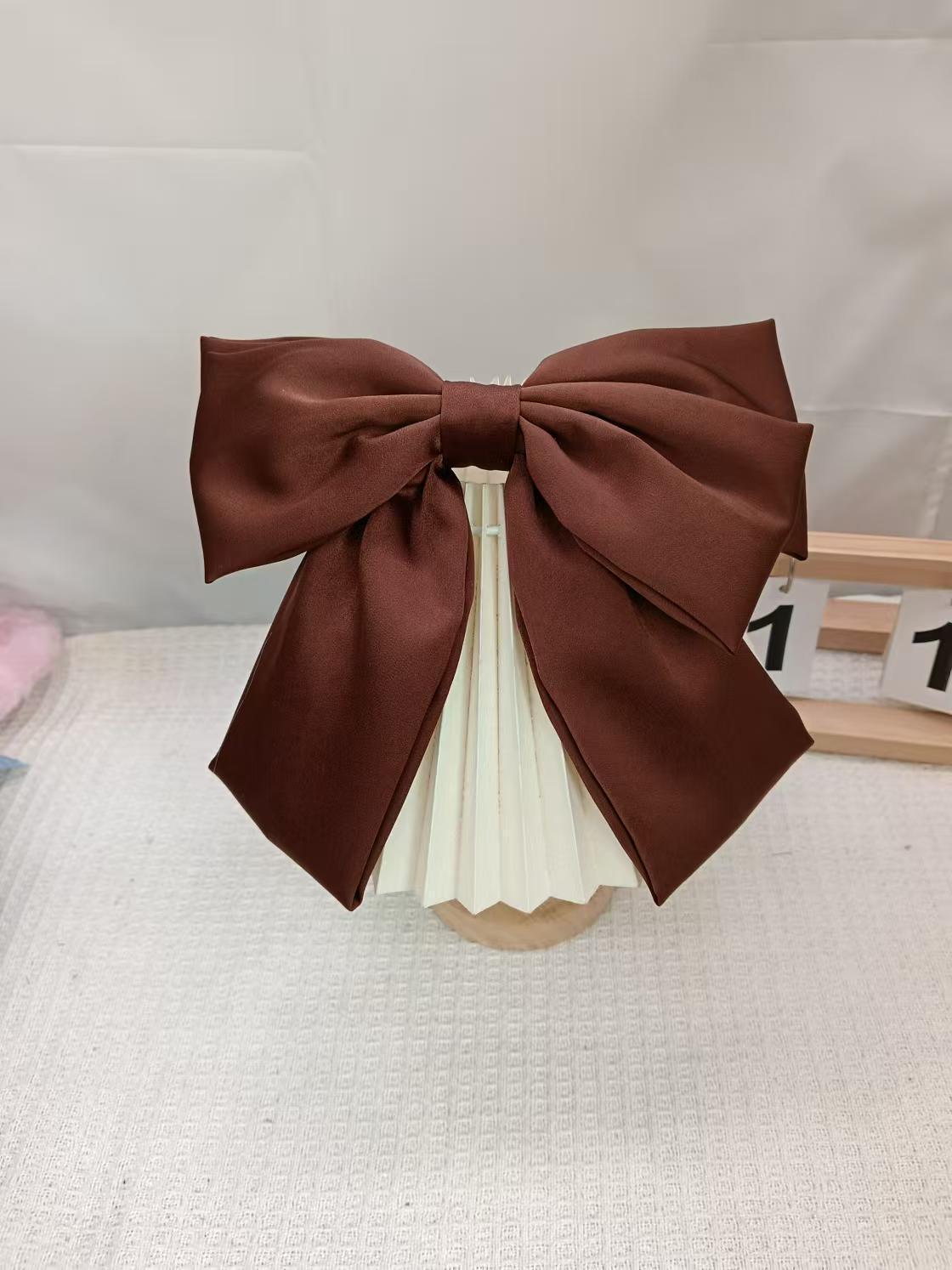 Vintage Chic Satin Bow Hair Clip - Large Back-of-Head Celebrity Style Hair Accessory кофейный