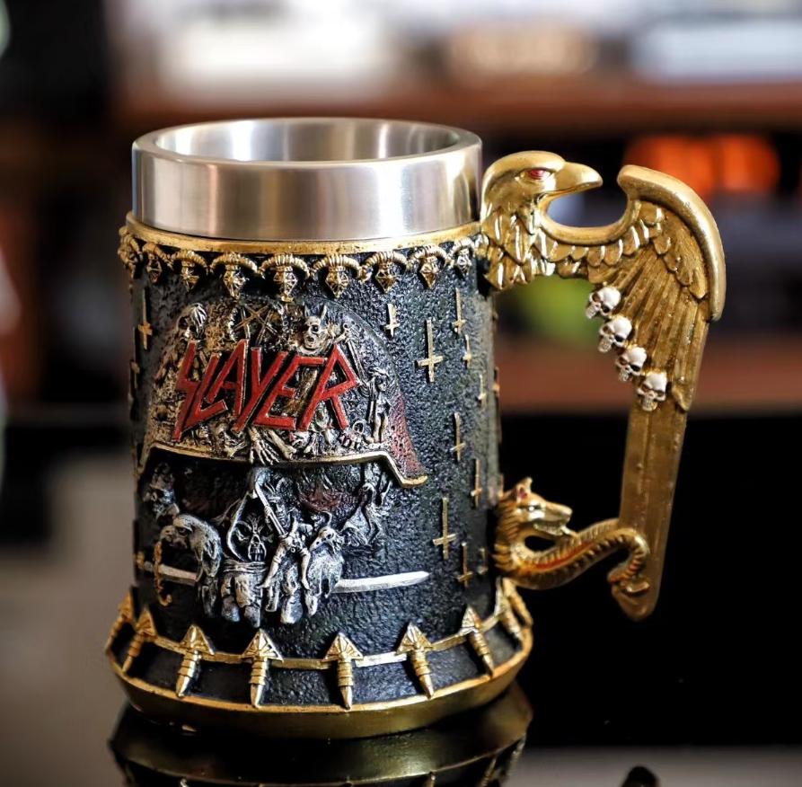 Origineller 3D-geformter Totenkopf Bierkrug Adlerflügel-Griff Edelstahl-Innenbecher Gotische Hausbar Dekoration Halloween-Party Geschenk