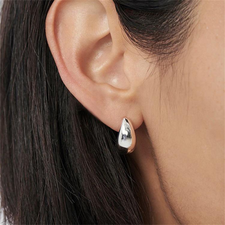 eManco Simple 18K Gold Plated Stainless Steel Earrings for European and American Ladies