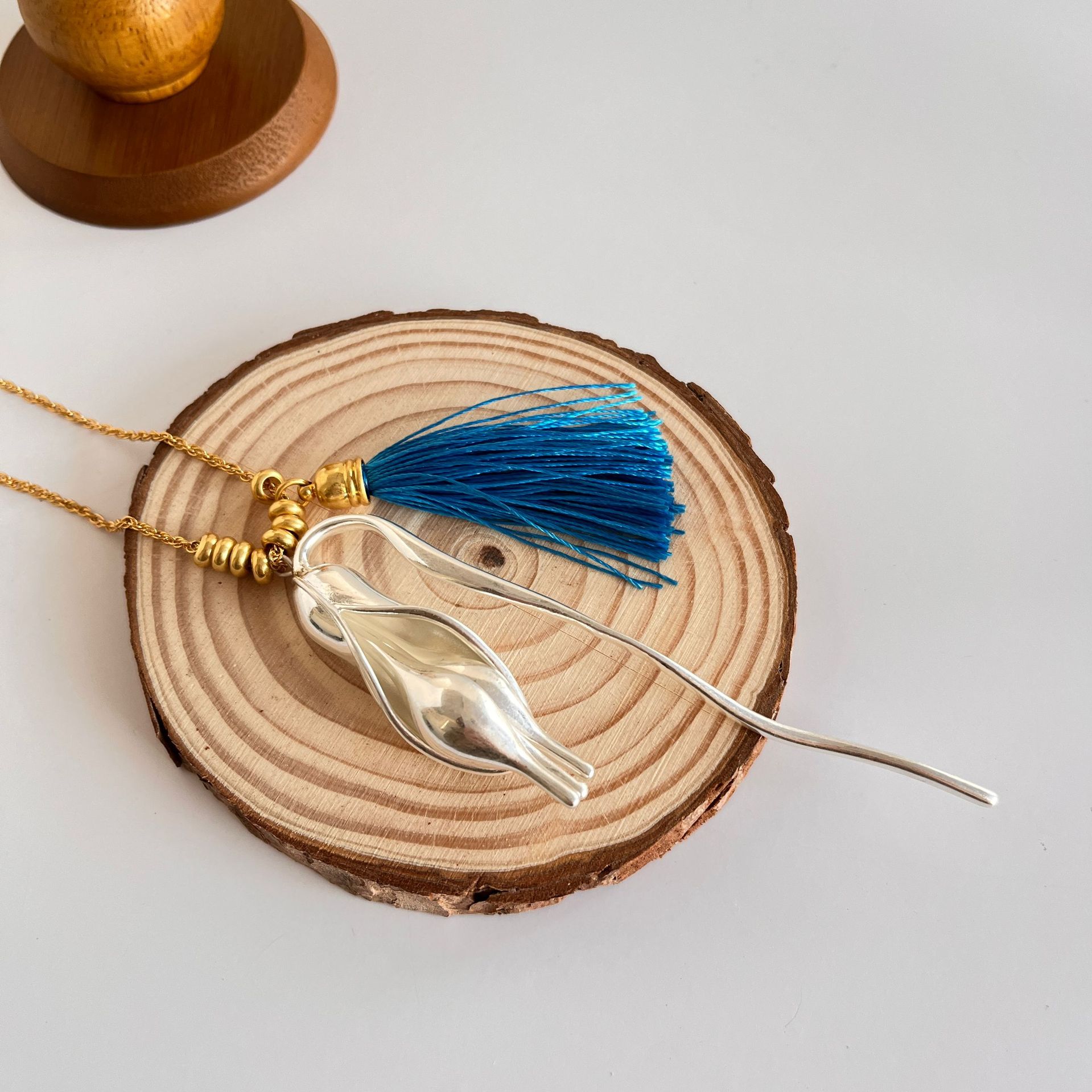 

Осень и зима новая цветочная серия ретро тычинки бахрома длинное колье женская старая текстура блуждающее чувство ручная работа свитер цепочка