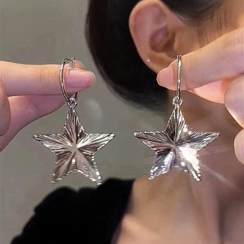 Tide Metal Fringed Earrings, High-end Temperament, Long Stud Earrings, Women's Exaggerated Earrings.