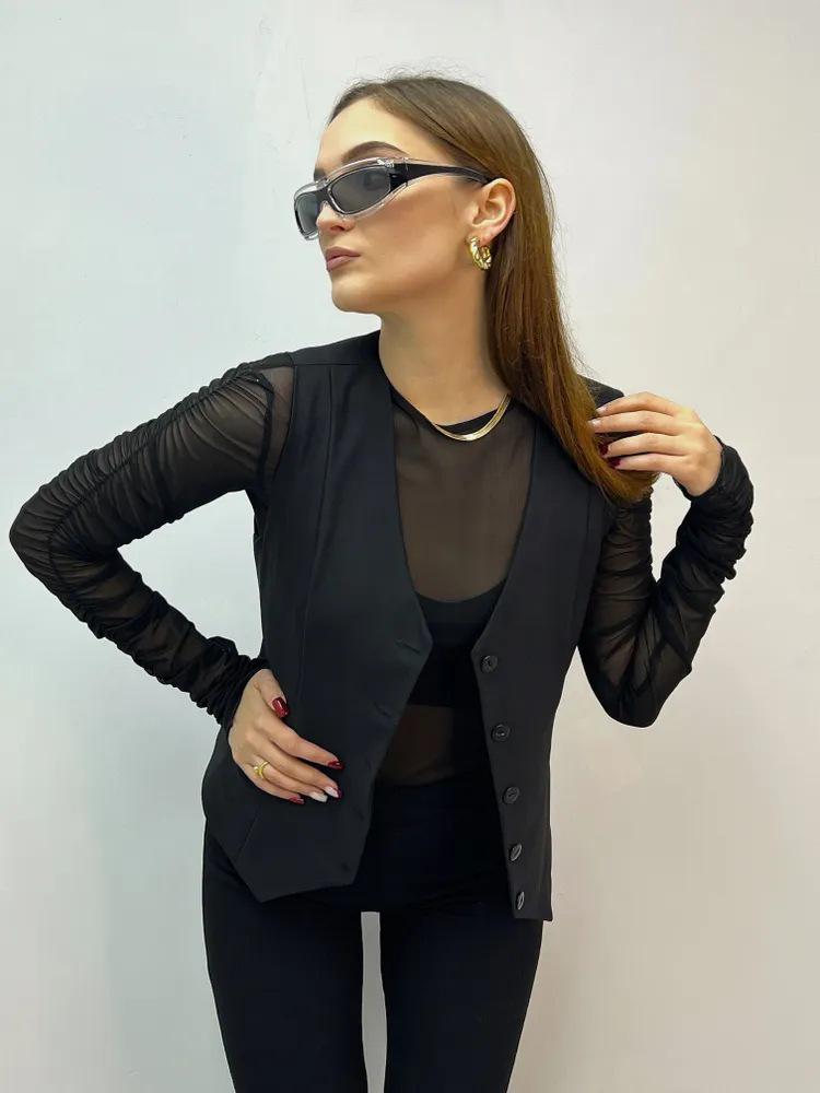 2025 Summer V-neck Vest: Women's Fashionable Buttoned Tank with Breathable Solid Color for Commuting - European & American Style