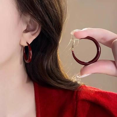 Retro Burgundy Oil Drop Vegan Ring, Light Luxury Foreign Gas Earrings, Women's High-end Ear Clips, No Holes, Exquisite Earrings, Explosive Earrings.