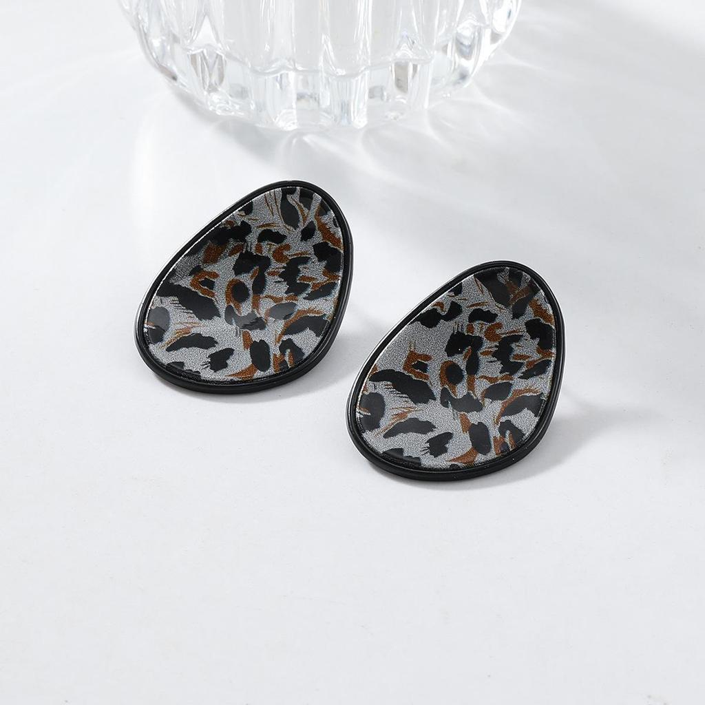 "2024 Unique Irregular Leopard Print Earrings: High-End Luxury Autumn/Winter Design for Women"
