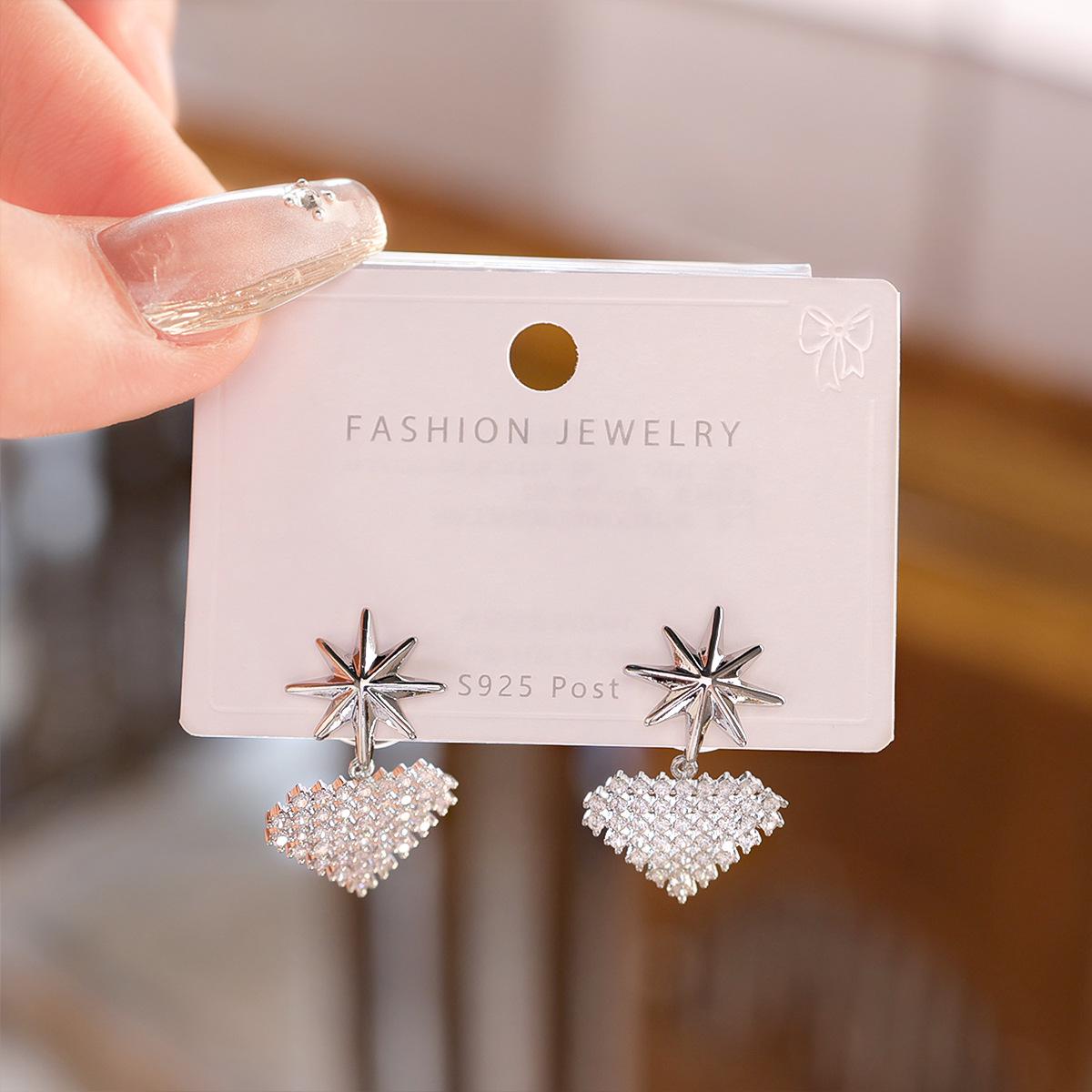 

Серьги из серебра 925 пробы со звездой и сердцем с цирконами: Трендовые новогодние пусеты для женщин