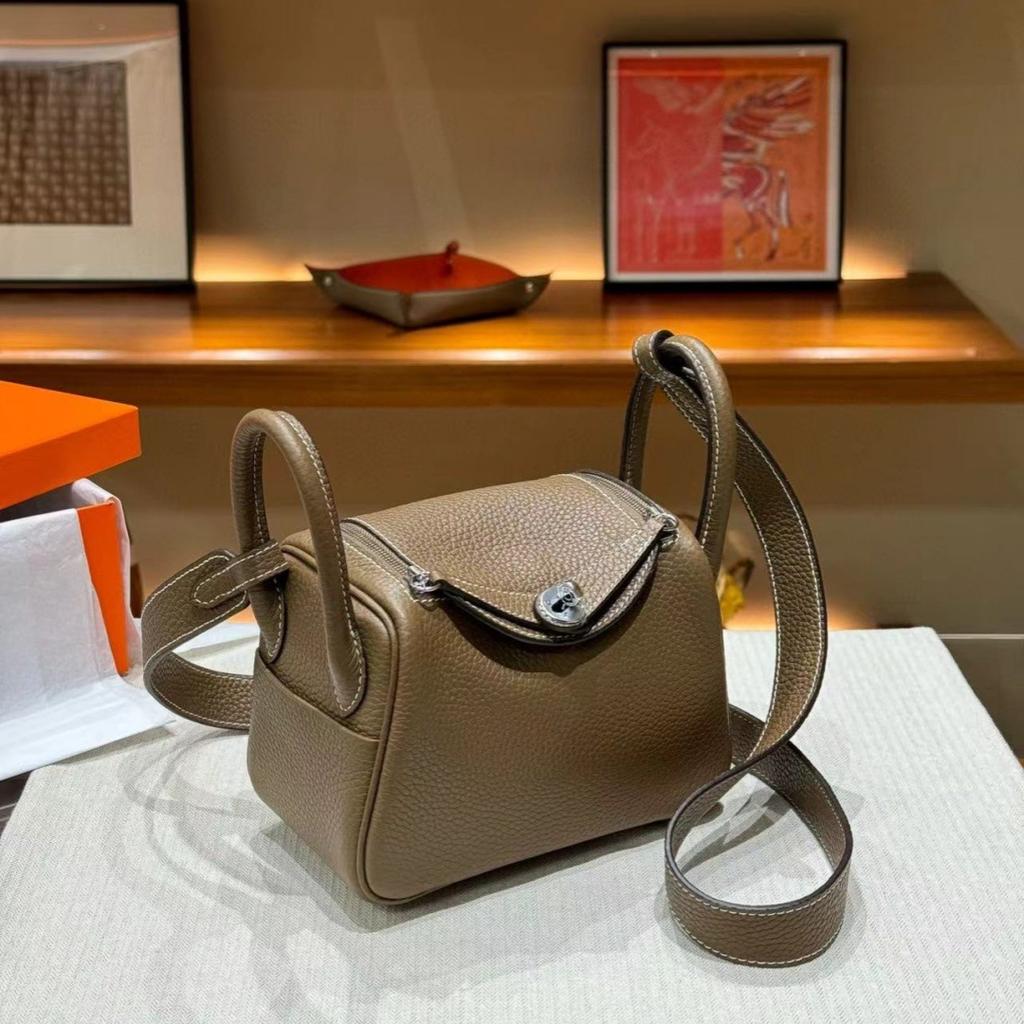 TC Top Layer Cowhide Leather Luxury Women's Bag New Style Single Compartment Retro Doctor's Bag Wooden Handle Bag 100 Styles Women's Bag