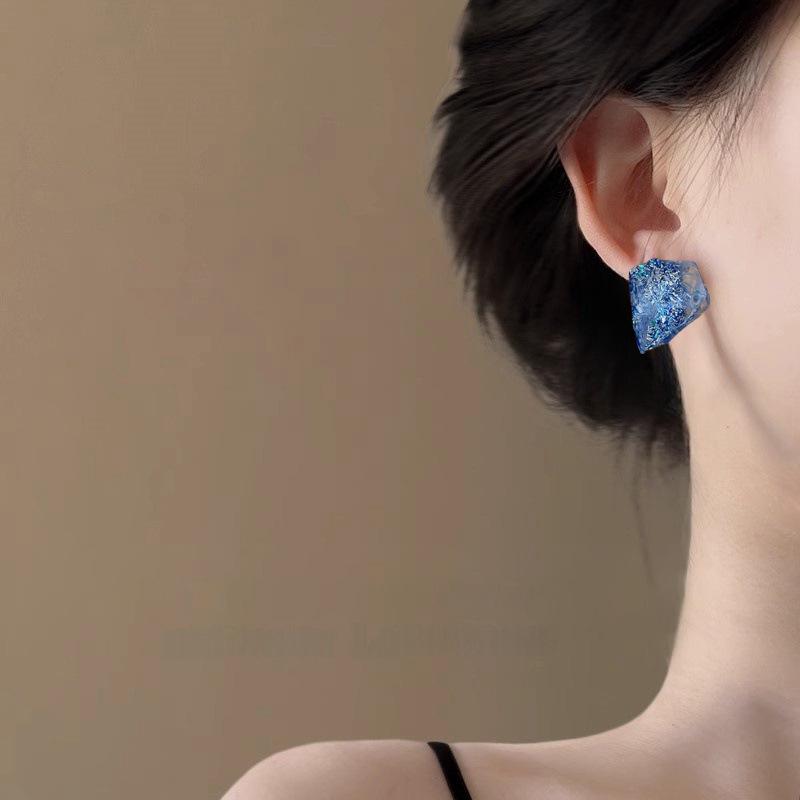 Irregular resin earrings niche design light luxury high-end stud earrings temperament fashion versatile exquisite earrings