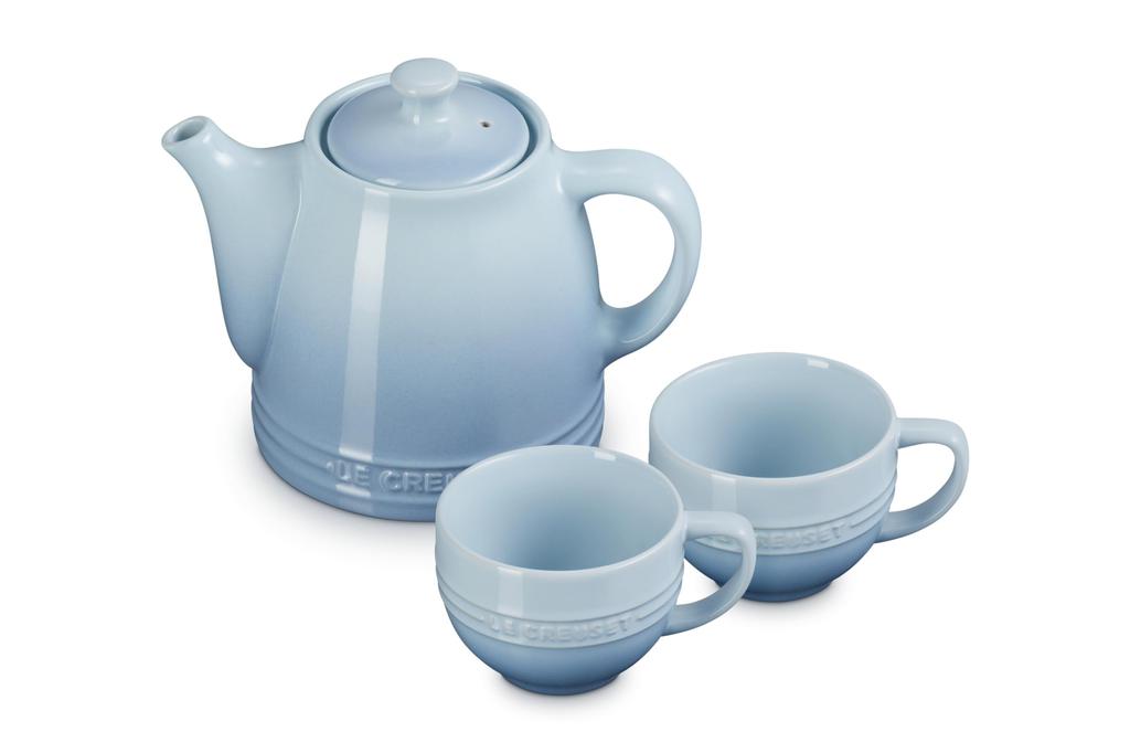 Le Creuset 3-Piece Teatime Set, Teacup and Teapot, Coastal Blue, Perfect for Weddings, Anniversaries, Bridal Gifts, and Celebrations. Heat, Cold, and