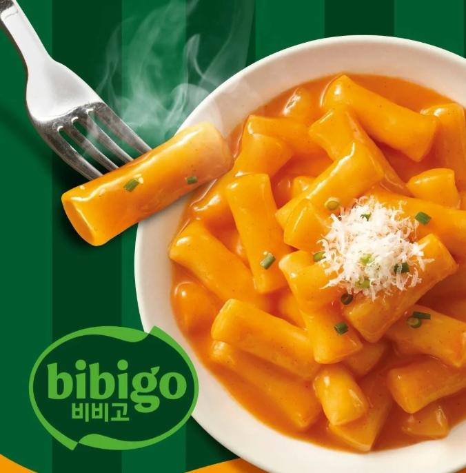 bibigo Cheese Cup Tteokbokki 108g – Spicy Korean Instant Rice Cake Snack