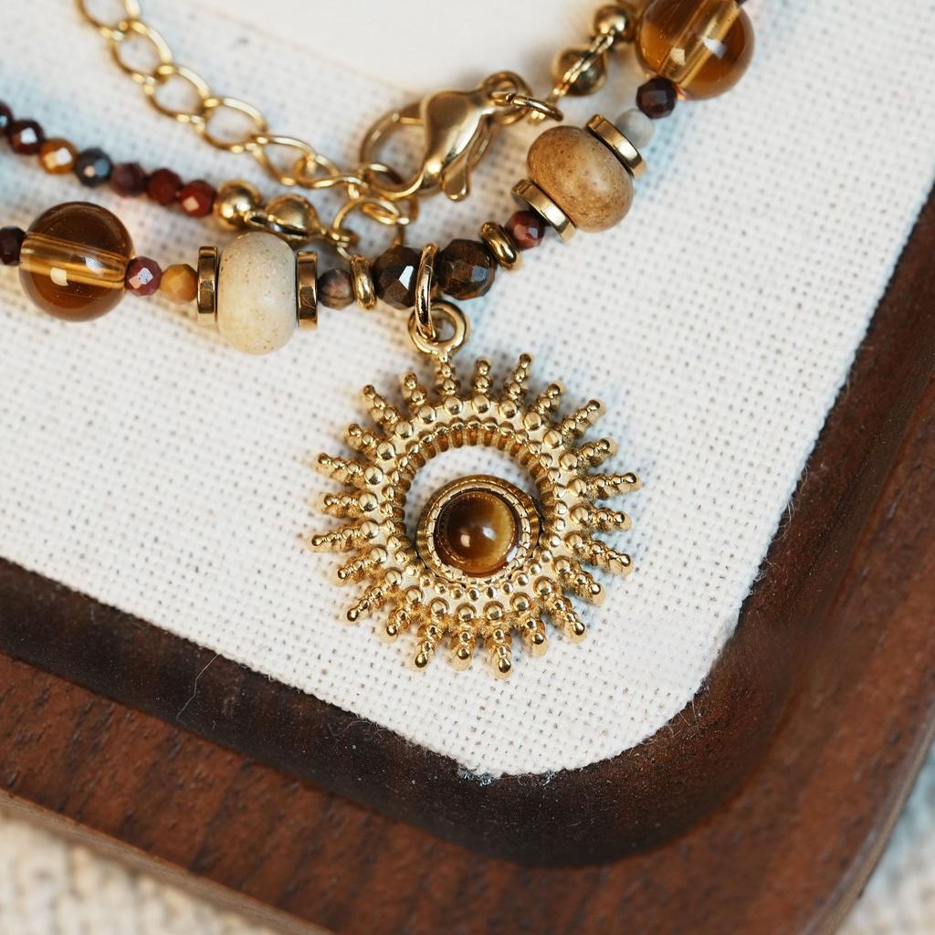 Titanstahl Naturstein Sonne Anhänger Halskette Retro Nische Schlüsselbeinkette Mode High Sense Vielseitiger Schmuck Frauen