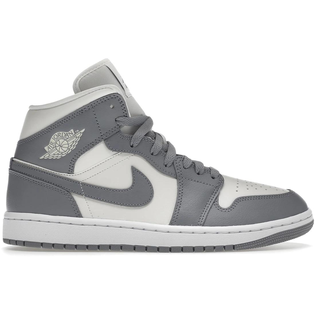 

Sneaker Jordan 1 Mid Stealth (Women s)(BQ6472-115) 36.5