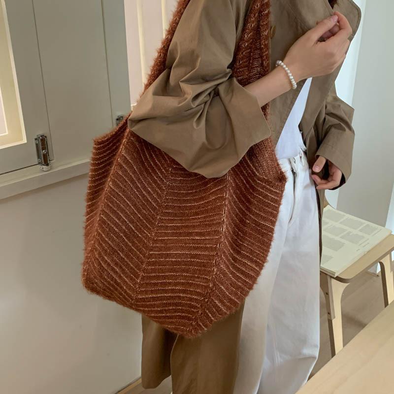 Korean lazy style large capacity retro solid color knitted tote bag niche fashion resort style woven armpit bag for women