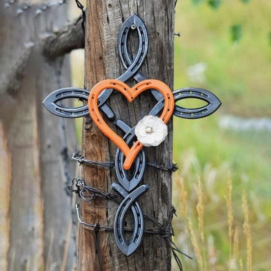 DYS Metal Horseshoe Heart Wall Cross Decor, Hanging Art, Decorative Cross, Rustic Spiritual Art Sculpture for Farmhouse Garden Yard Patio Fence
