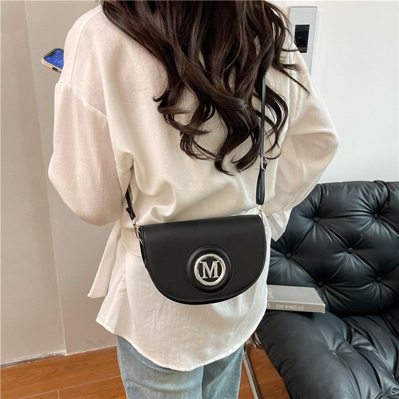 Spring New Women's Bag Niche Design Saddle Bag Premium Texture Shoulder Bag Letter Messenger Bag Tide