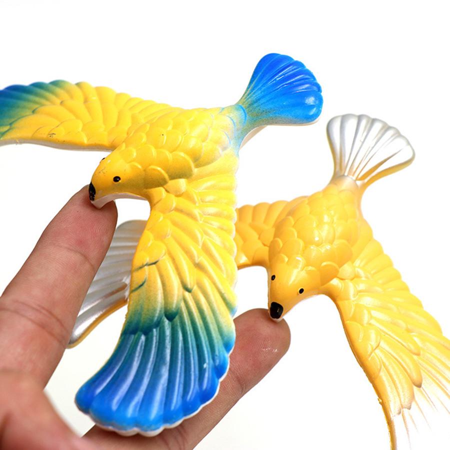 2/4pcs Balancing Eagle with Pyramid Stands Finger Balance Bird Creative Desktop Decorative Ornaments Novelty Trick Party Gifts