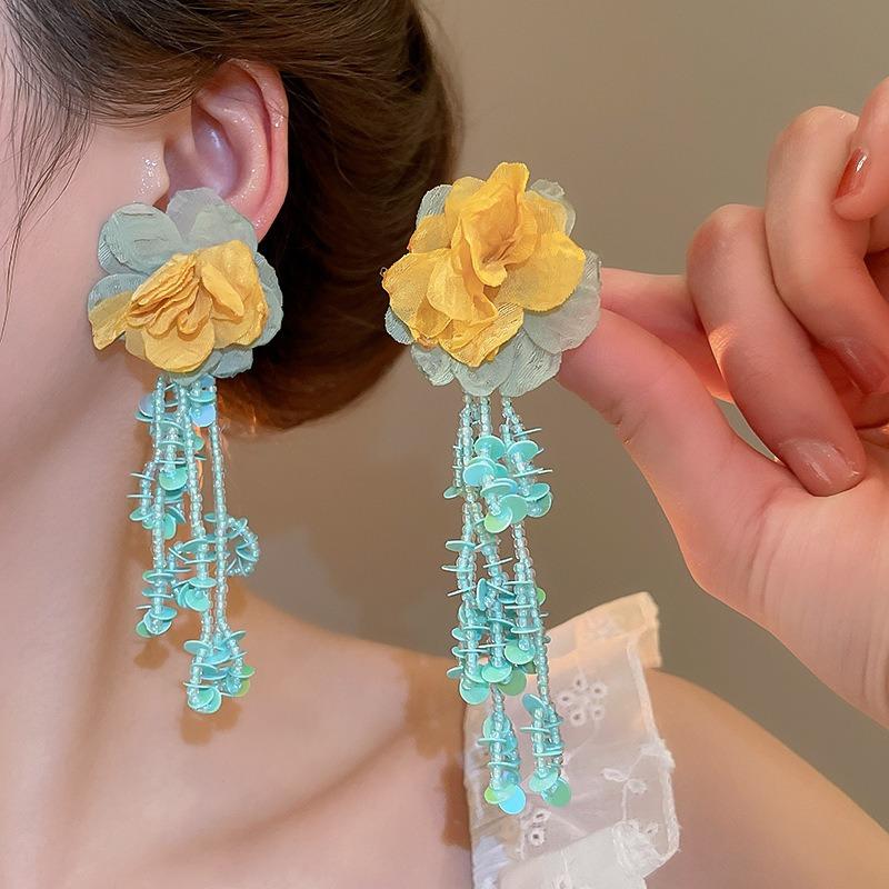 Dopamine petal mesh stud earrings new popular seaside vacation wind earrings exaggerated temperament versatile earrings wholesale