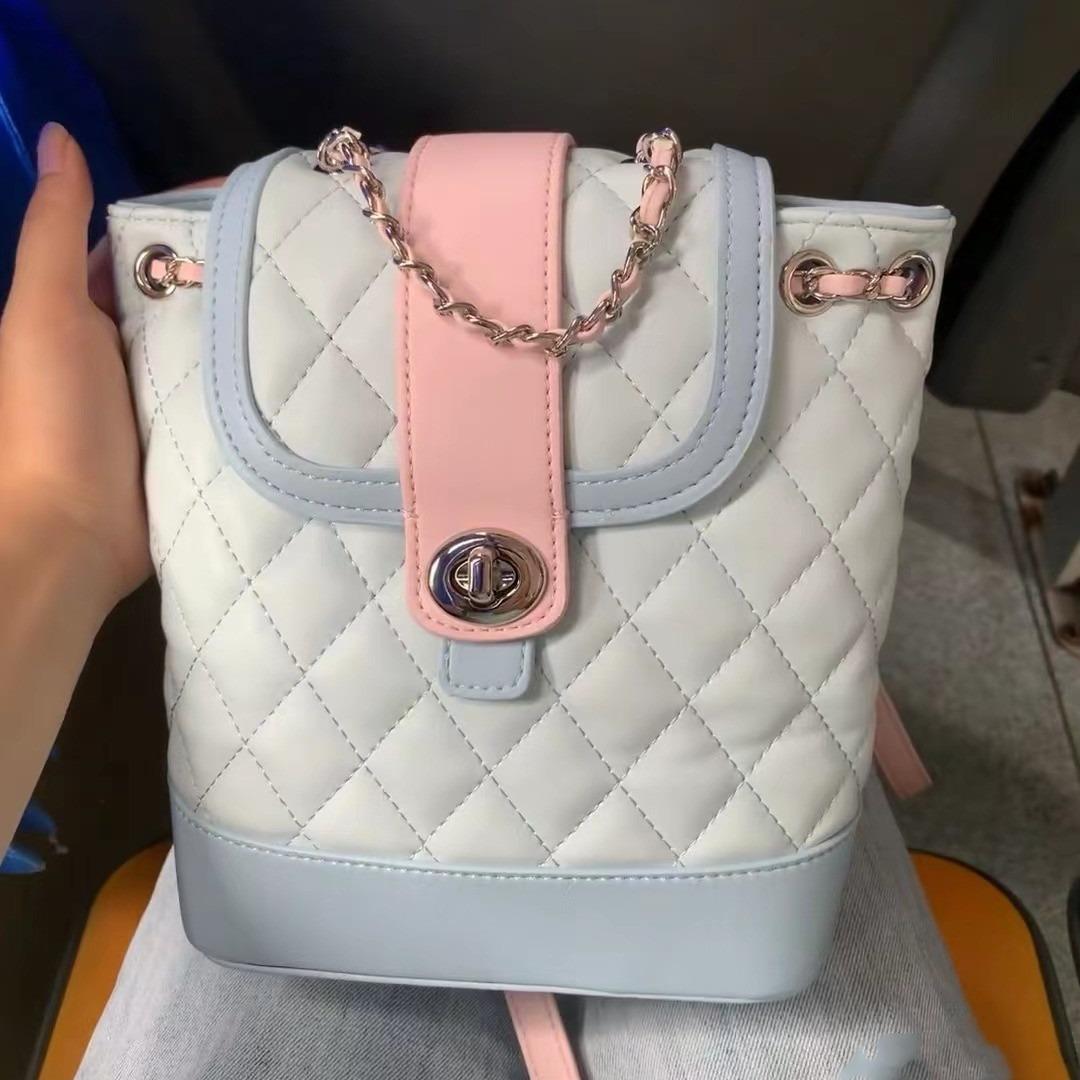 

Ромбовидный контрастный рюкзак, новая сумка, женский высококлассный стиль, мессенджер-цепочка большой вместимости, маленький рюкзак. светло-синий