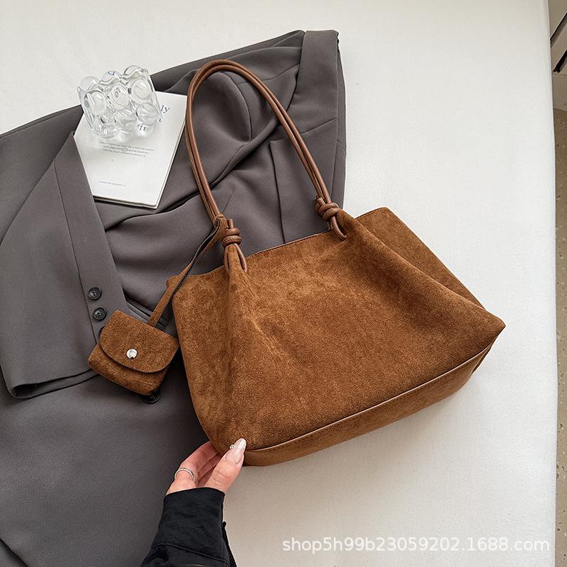 Bag New Autumn Large Capacity Tote Bag Premium Sense Portable Shoulder Bag Retro Versatile Underarm Bag Women