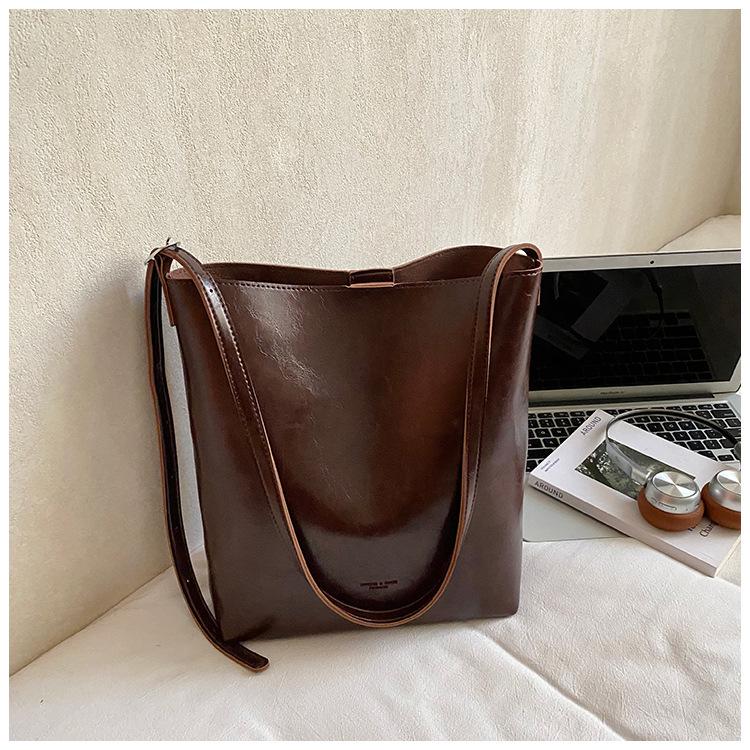 Large Capacity Bag Women's Winter New Solid Color One-shoulder Crossbody Bag Casual Commuter Bag Bucket Bag