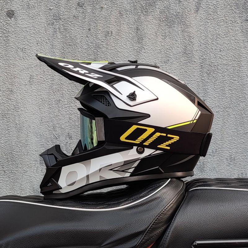 Off-road Motorcycle Helmet Men and Women Universal Kart Rickshaw Four Seasons Mountain Bike Speed Downhill Hood