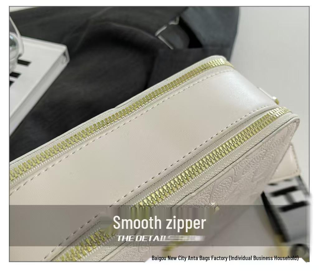High-Quality Women's Crossbody Camera Bag - Trendy, Versatile Candy Color with Niche Design