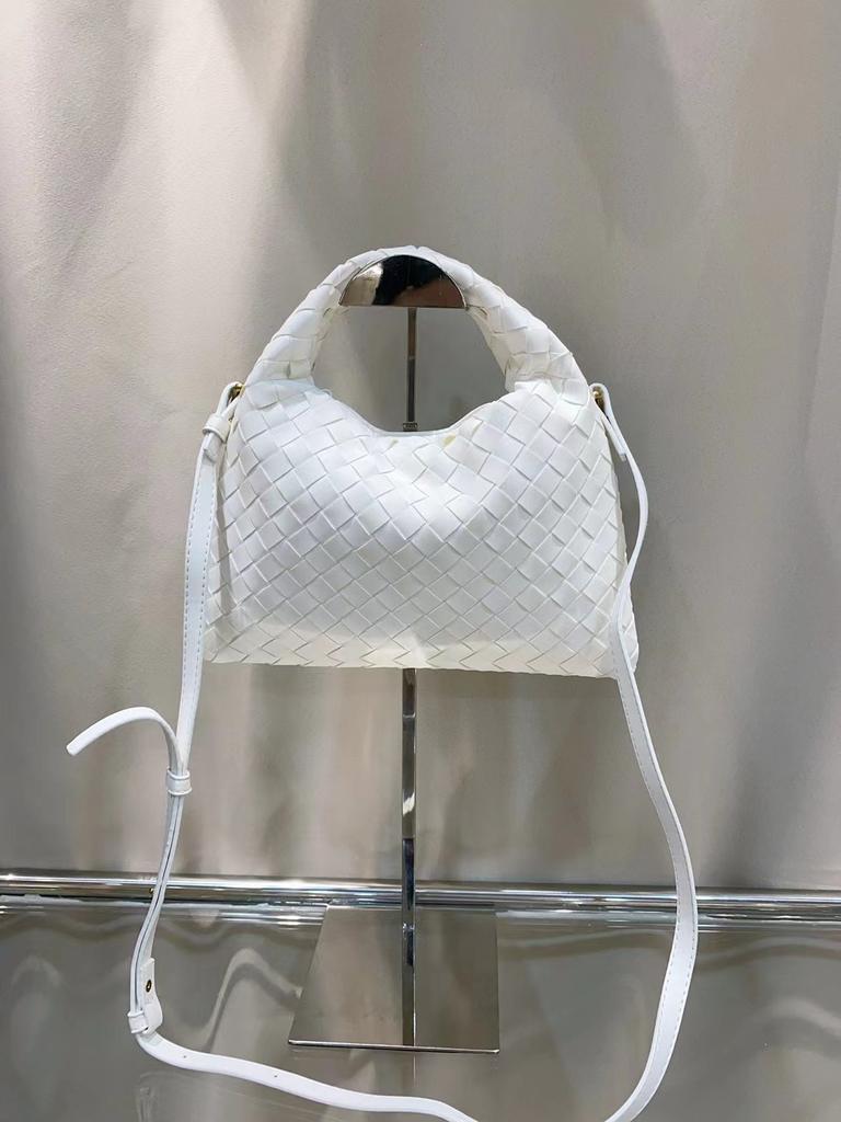 Woven shoulder bag underarm bag spring and summer new bag women's bag handmade high-texture dumpling bag tide