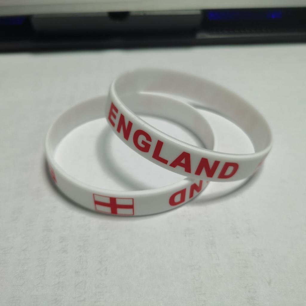 2026 World Cup Silicone Wristband: Mexico, USA, Canada Flags, Cheering Football Fan Accessory