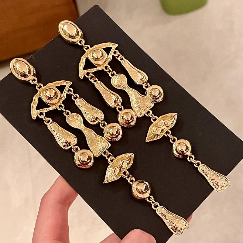 

European & American Runway Style Gold Tassel Earrings for Women - Geometric Chain Shoulder-Sweeping Long Ear Studs.