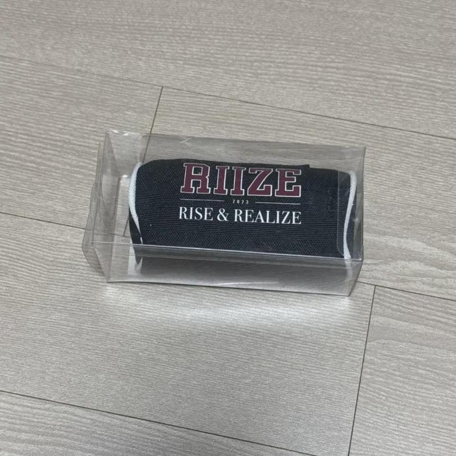 

RIIZE Всплывающий магазин Мини-кошелек Сертификат Вонбина, Запечатанный