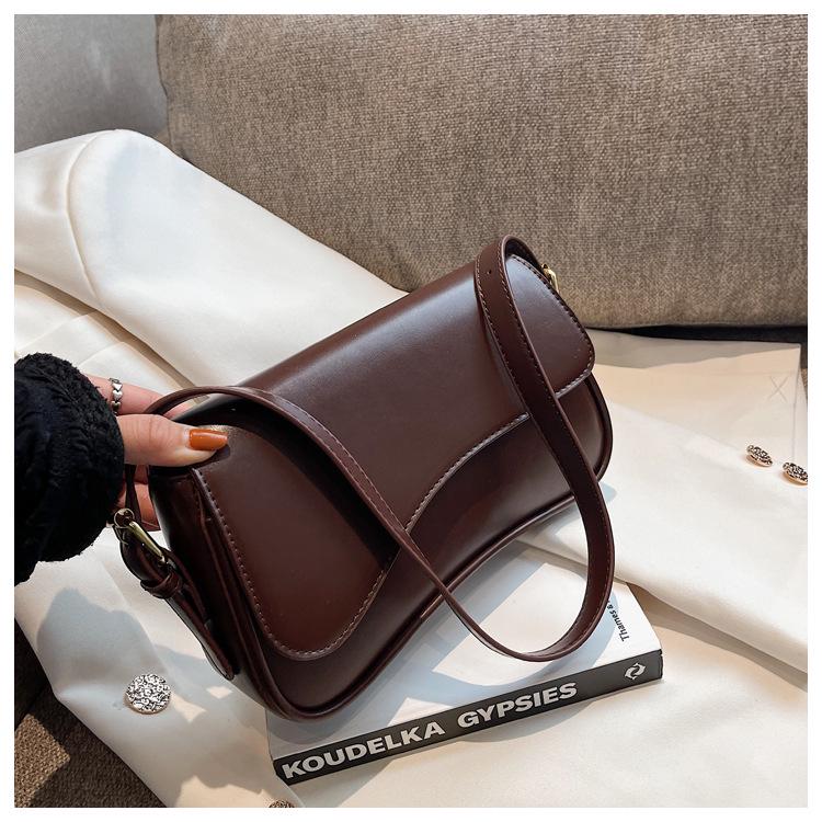 

Elegant Magnetic Buckle Shoulder Bag - Versatile Work Commute Women s Underarm, Crossbody, and Handbag