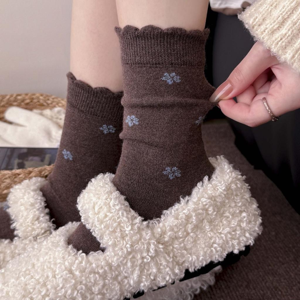 In Winter, Thickened Warm Soft Velvet Coffee Blue Korean Love Floral Striped Socks Are Versatile And Stacked Socks For Women