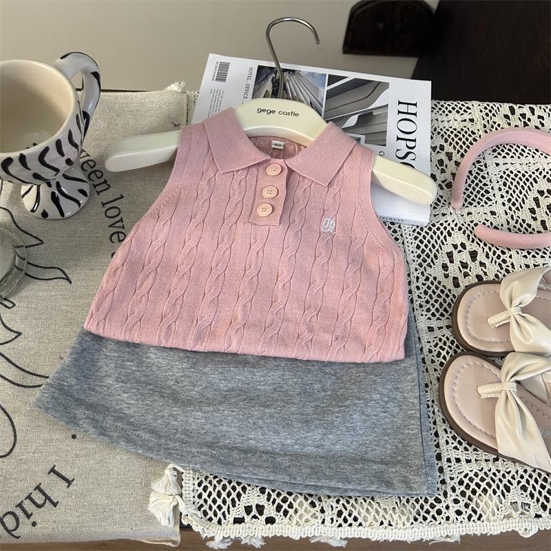 

Final Sale: Summer Girls Knitted Collar Vest + Gray Skort Set 110cm