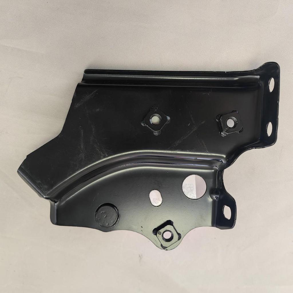 Parts 53718-06070 and 53717-06070 Fit Camry Fender Iron Brackets.