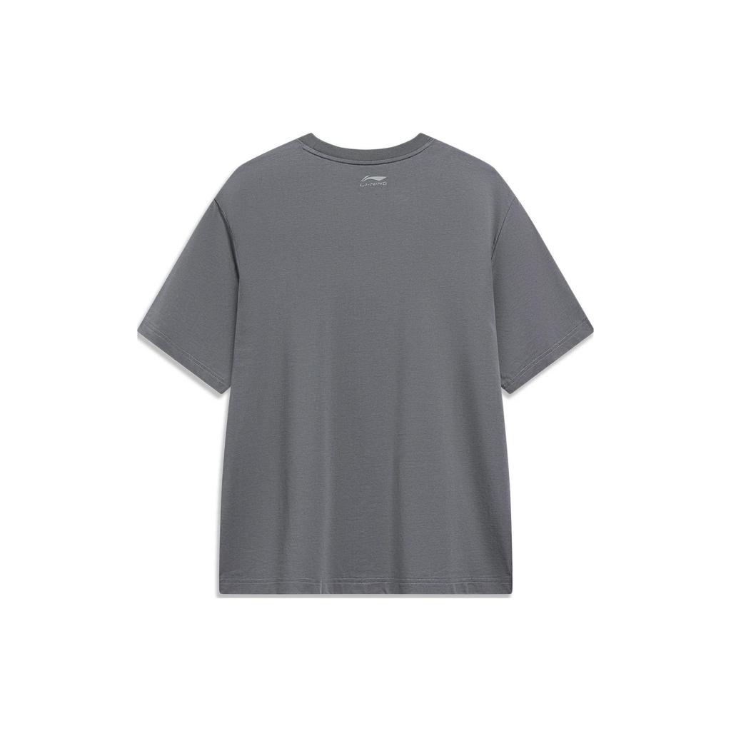 Li-Ning Sports Life Series Printed Letter Crew Neck Short Sleeve T-Shirt Men Tops Lead-Gray AHST569-3