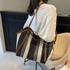 Large capacity women's shoulder bag, new retro contrasting color handbag, personalized striped fashion tote bag