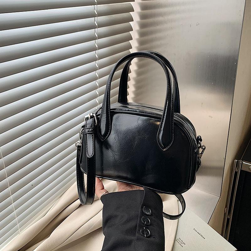 High-end small bag women's new spring versatile messenger bag fashion pillow bag