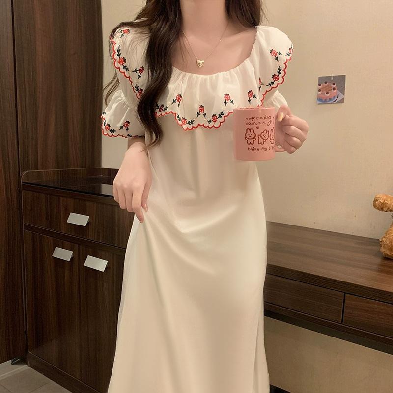 Girls sweet strawberry embroidered short-sleeved pajamas female Internet celebrities summer new high-end home nightgown