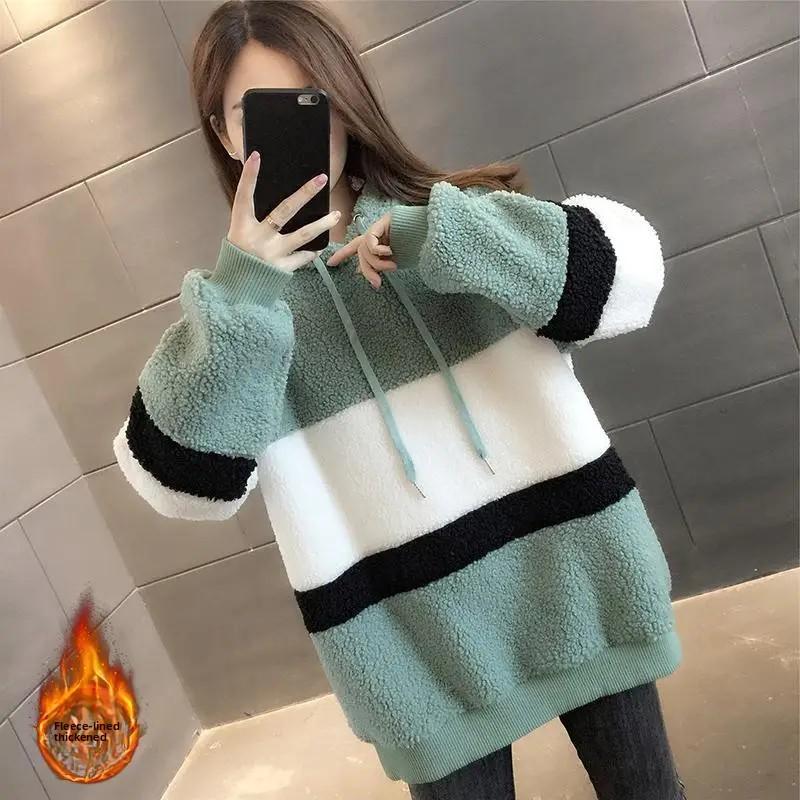 Bluza z kapturem ze sztucznego futra jagnięcego o średniej długości i oversize'owym kroju w stylu koreańskim, damska, modna odzież wierzchnia, kolekcja jesień-zima