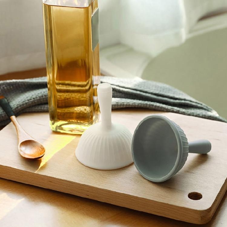 Funil Dobrável de Silicone à Prova de Vazamentos Grau Alimentício Ferramenta Multiuso para Cozinha Para Transferência de Líquidos Despejar Óleo Compacto para Armazenamento
