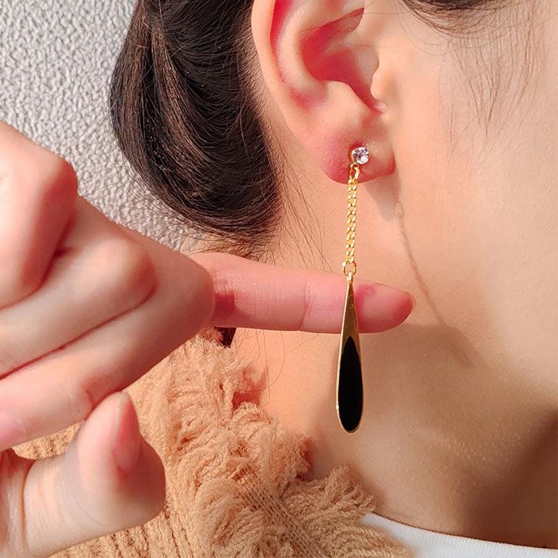 Brincos de gota de água com óleo pingando diamante, brincos de design de nicho de moda coreana, brincos longos de vento frio de metal
