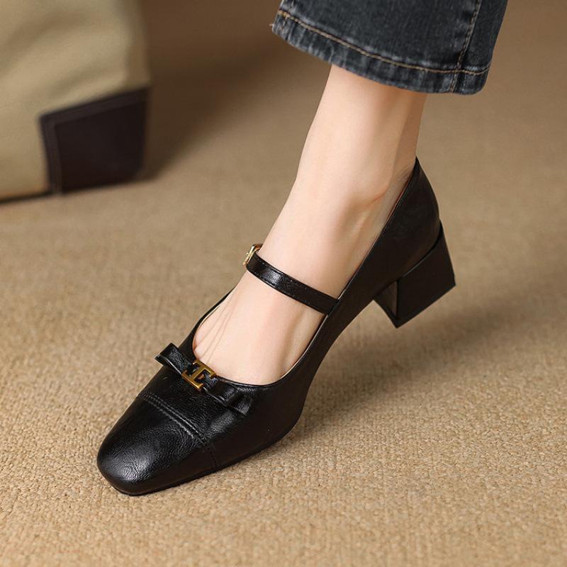 

Four Seasons Wear Square Heel Women s Fashion Single Shoes New Casual Women s Small Leather Shoes Square Head Medium Heel Large Size Shoes One Pedal 39 чёрный