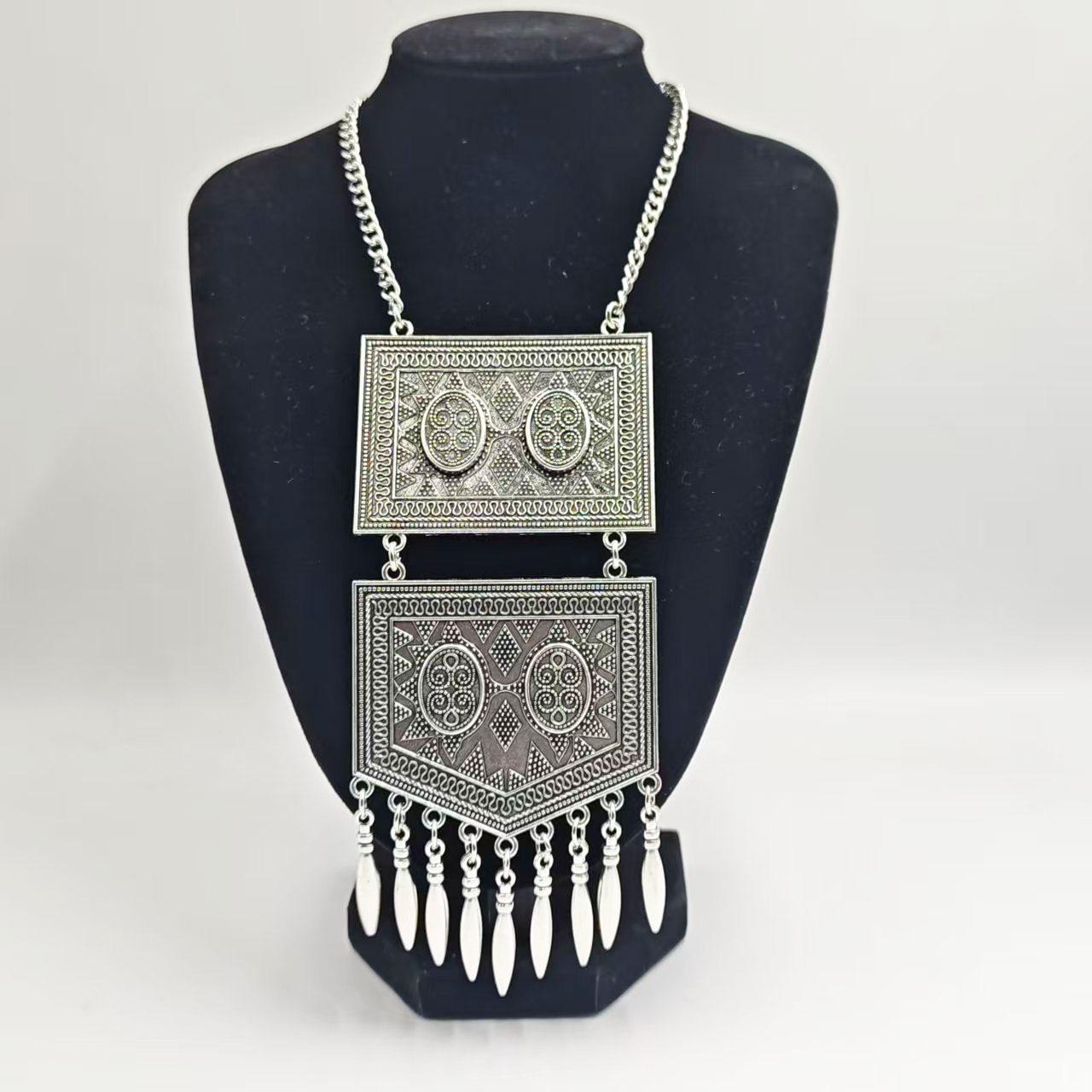 Ретро Этнический Казахский Треугольный Набор Украшений с Кисточками: Серьги и ожерелье