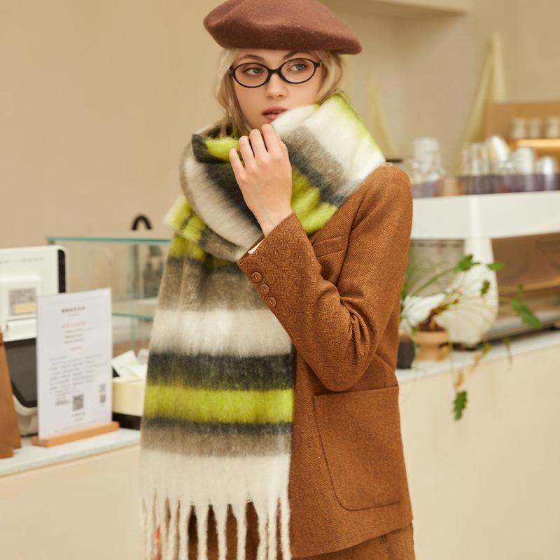 Winter new high-end thickened warm scarf women's winter atmosphere soft scarf sweet shawl